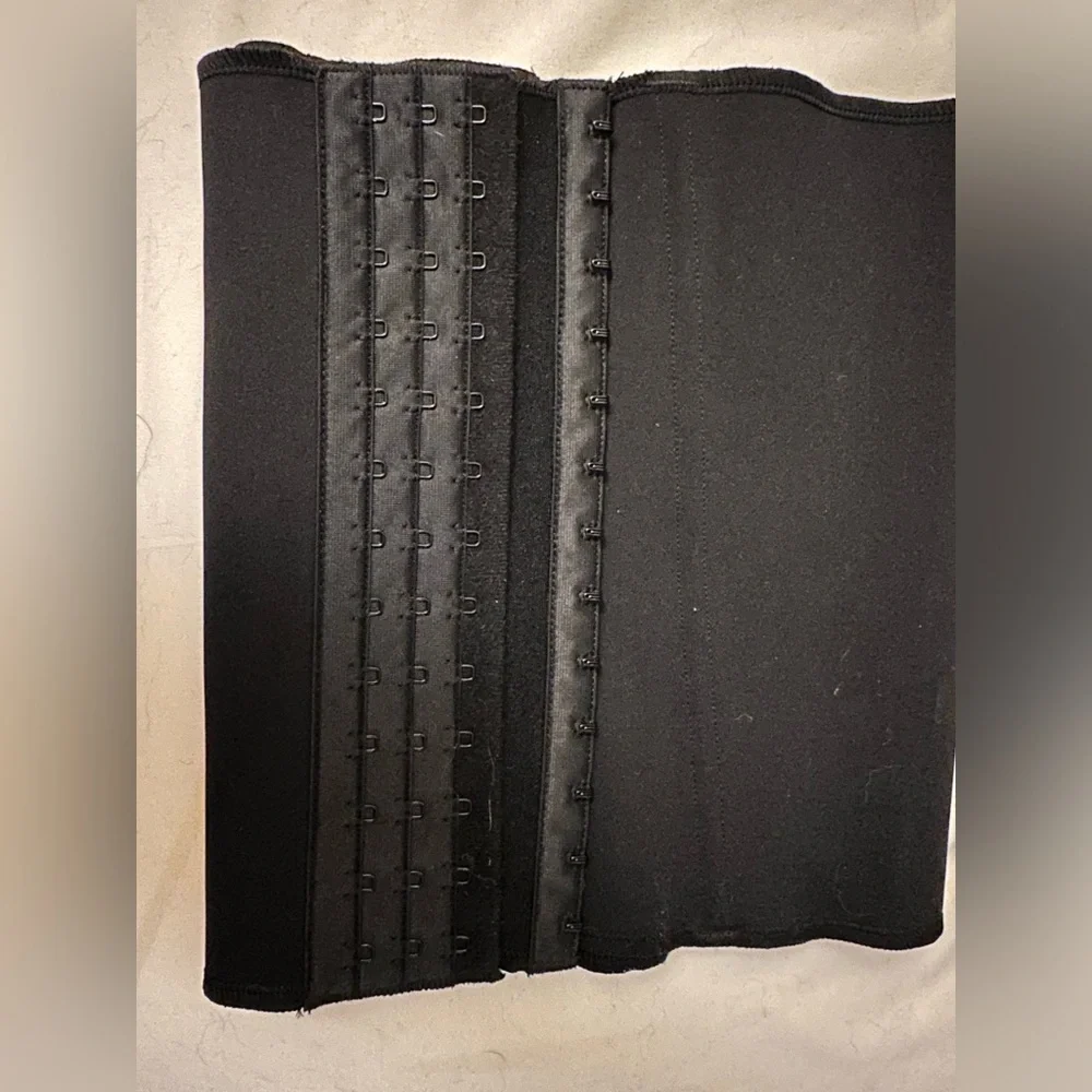 SKIMS Black Waist Trainer